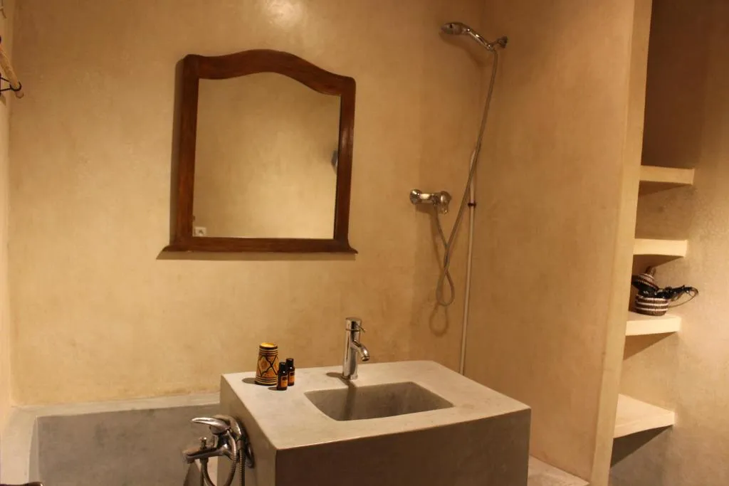 Twin Room with Private External Bathroom